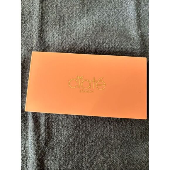 Brand New In Box Ciate London Women's The Velvet Palette Eyeshadow 12 Pcs - Picture 3 of 9